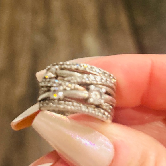 Dazzling Silver Women's Ring - Picture 2 of 6